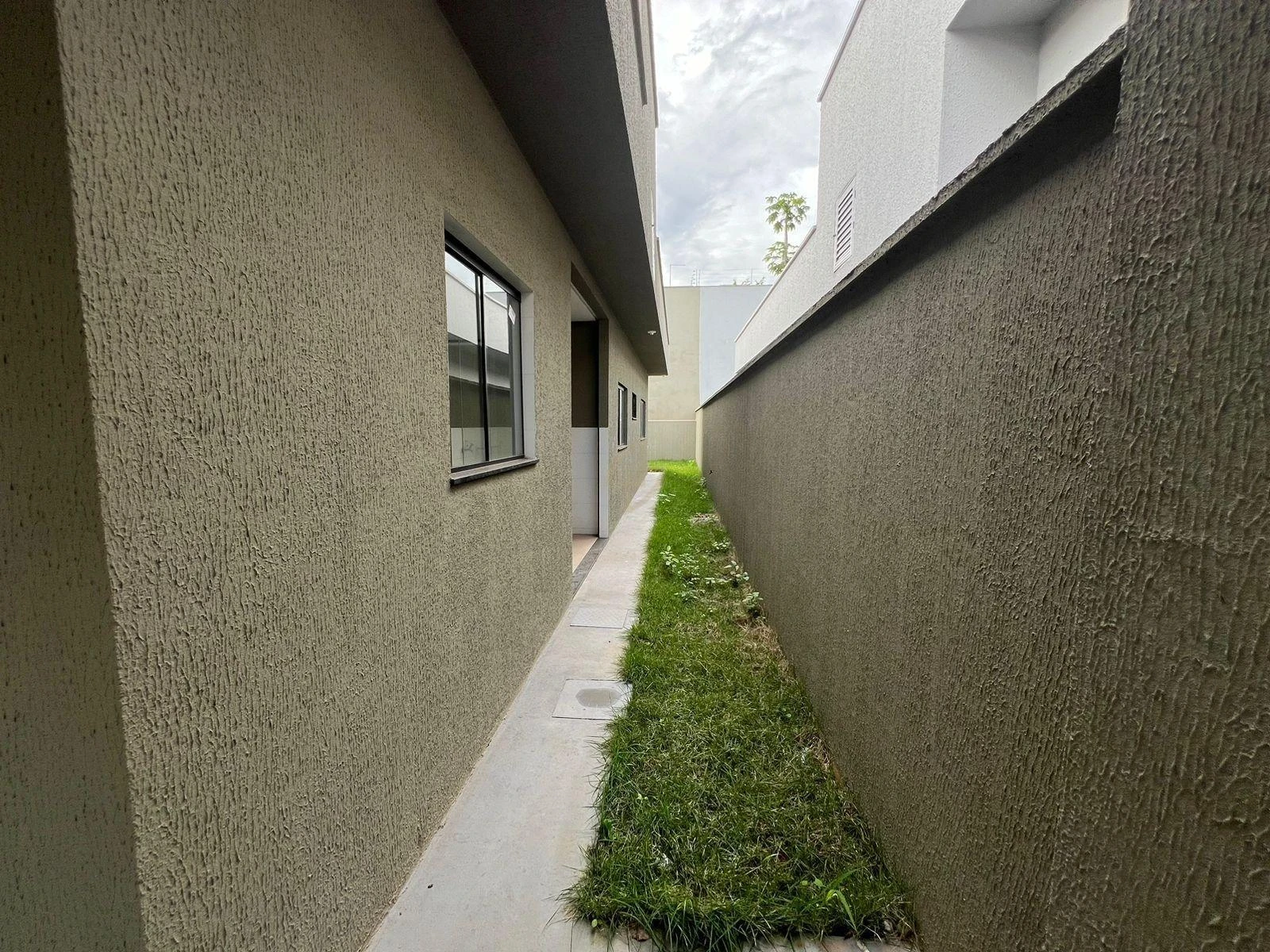 Casa de Condomínio no Vila Galvão - Vila Galvão, Senador Canedo - GO - 90 m²